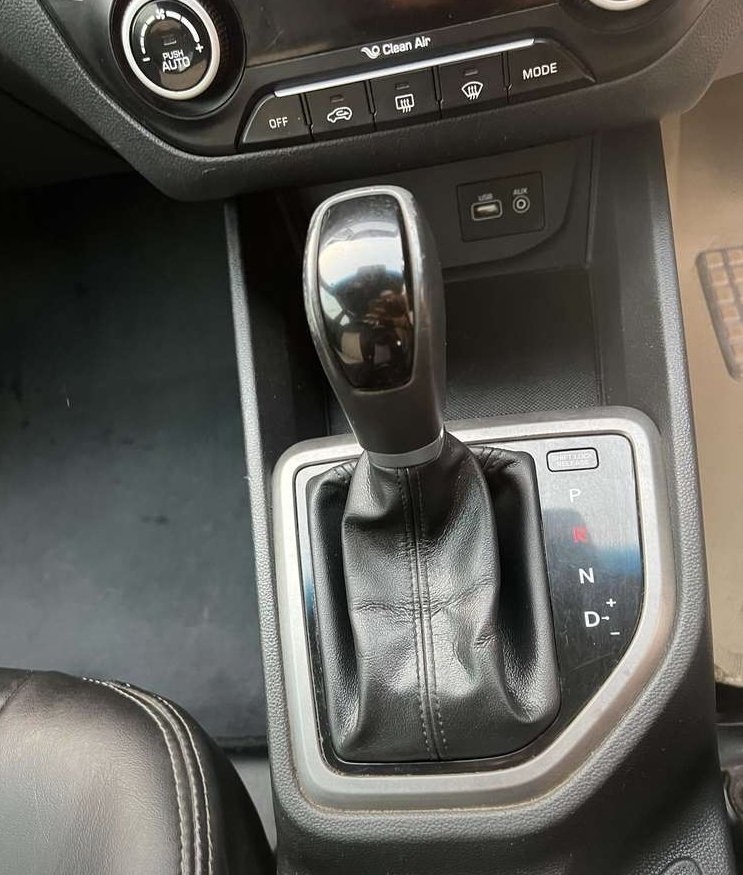 HYUNDAI CRETA 1.6 CRDI SX PLUS AT DUAL TONE