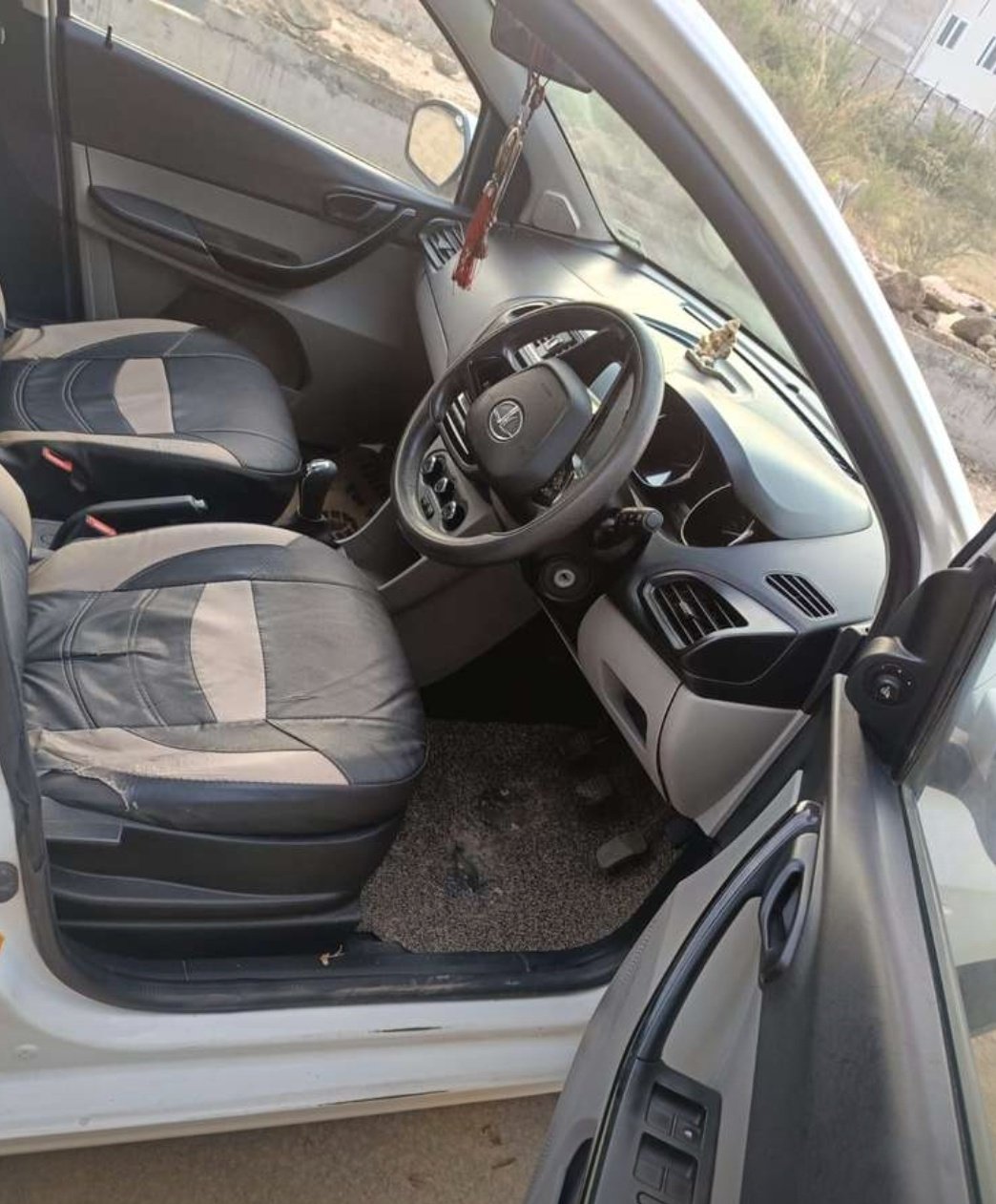 Tata Tiago XZ Petrol