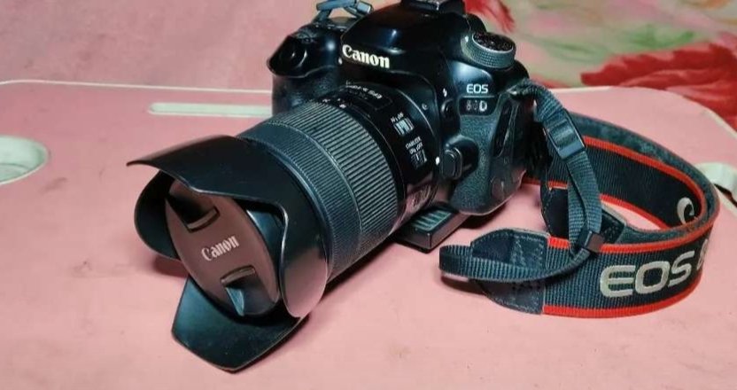 Canon EOS 80D DSLR with 24-105mm kit lens