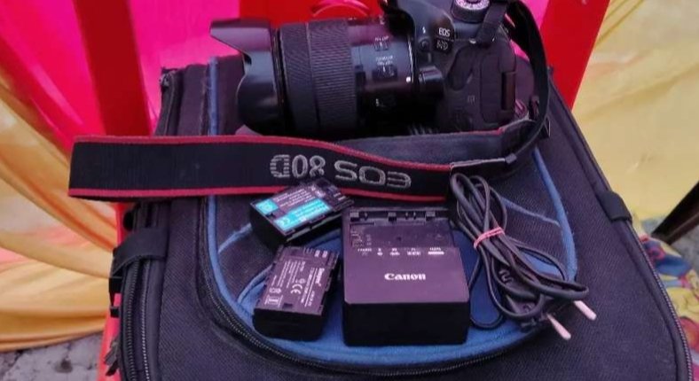 Canon EOS 80D DSLR with 24-105mm kit lens