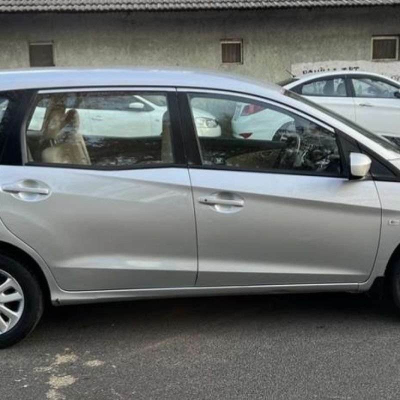 HONDA MOBILIO (2013)
