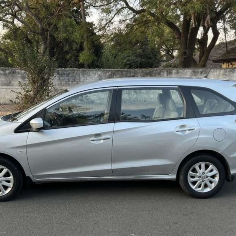 HONDA MOBILIO (2013)