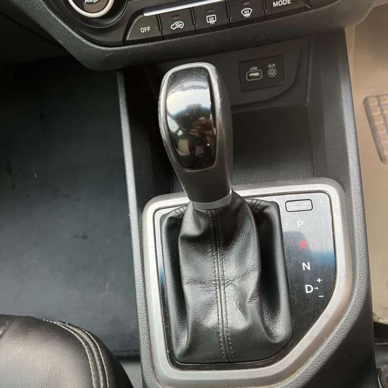 HYUNDAI CRETA 1.6 CRDI SX PLUS AT DUAL TONE