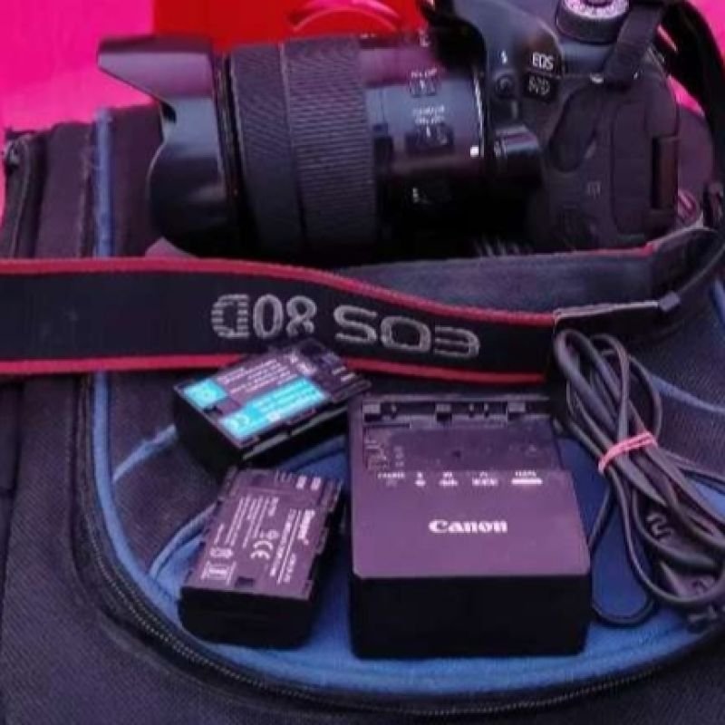 Canon EOS 80D DSLR with 24-105mm kit lens